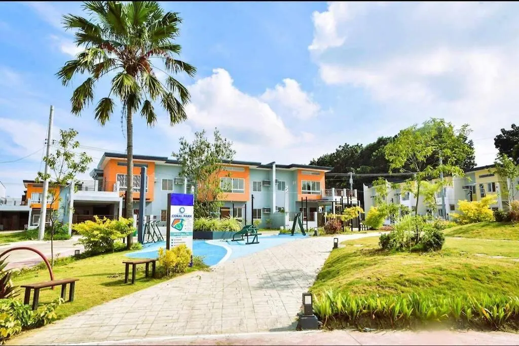 Semesterbostad Cozy 4Br Diamond Near Airport D'Arches Place Davao City
